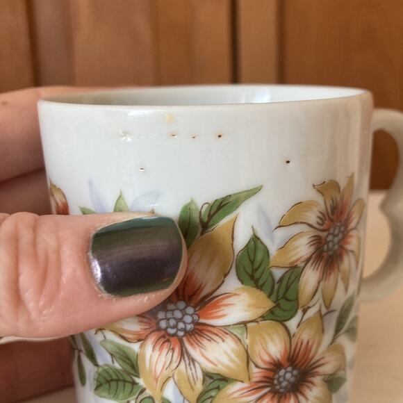Adorable Vintage Floral Coffee Cup - Picture 7 of 11
